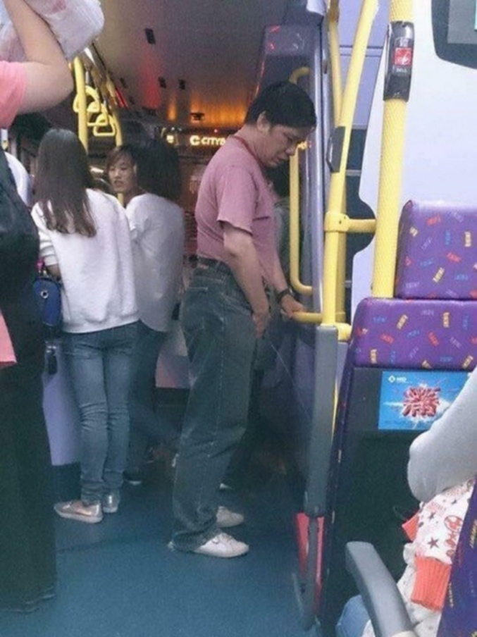 Girls fuck lucky guy on bus