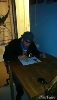 Un poil dans la main