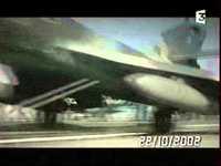 Éjection d'un pilote après un catapultage raté sur le porte-avions Charles de Gaulle, en 2002