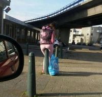 Pendant ce temps, Orme attend