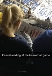 Pendant ce temps, à la salle de basketball
