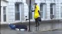 Kan une banane glisse sur une peau d'homme