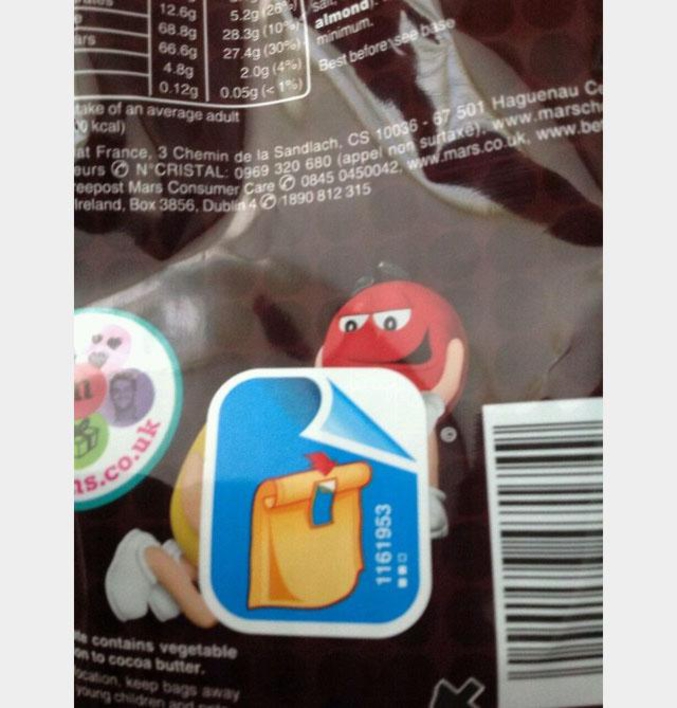 M&M'S fond dans la bouche, pas dans la main !