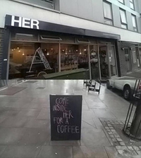 Un nuage de lait dans le café
