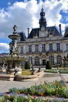 1883 - 2026 , c'est la vie d'une des plus belle mairie de France qui vient de brûler à cause des gauchistes...