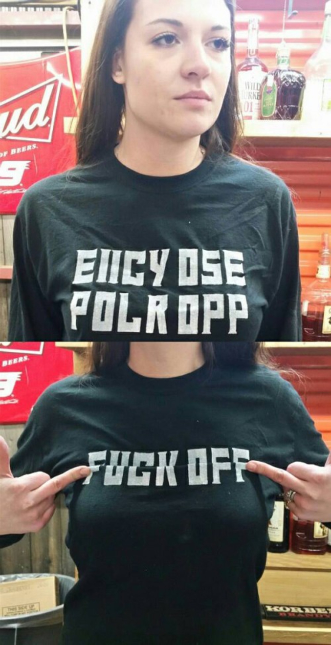 Un T-shirt à message.
