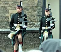 Les gardes écossais respectent la tradition