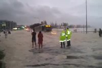 Soudainement, une voiture