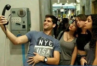 Kan tu fais croire à des QI inférieurs à 50 que tu prends un selfie