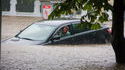 Perdu en voiture sous la pluie