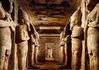 Statues de Ramsès II dans le Grand Temple d'Abou Simbel