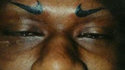 Sourcil Nike