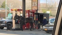 Je suis bien en peine de vous dire de quoi cet amish fait le plein...