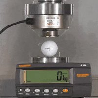Essai de résistance d'une balle de golf