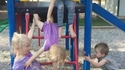 Pendant ce temps, au parc pour enfants