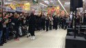 la tournée de maitre gims passe par le carrefour de Nantes