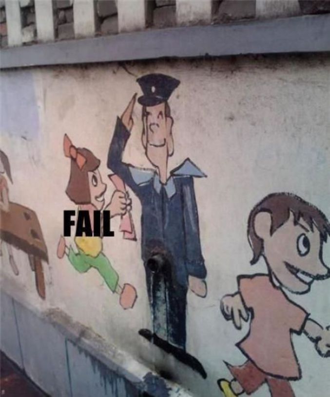 Un dessin de policier content.