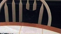 Chaise cassée
