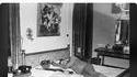 Fin de la 2èmeGM : Un soldat américain fait une sieste dans le lit de Goering