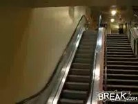 Con en escalator
