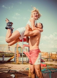 Je suis content de te faire sauter dans mes bras !