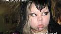 Triste, elle se coupe