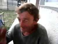 Il mange une grenouille vivante
