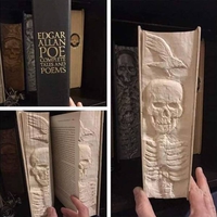 Livre finement travaillé
