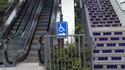 Les escalators, ce n'est pas pour les handicapés