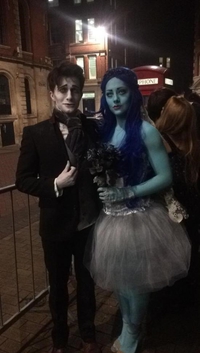 Sombres déguisements