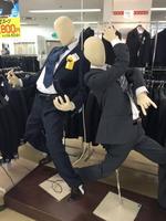 Mannequins d'exposition comme on en voit pas souvent...
