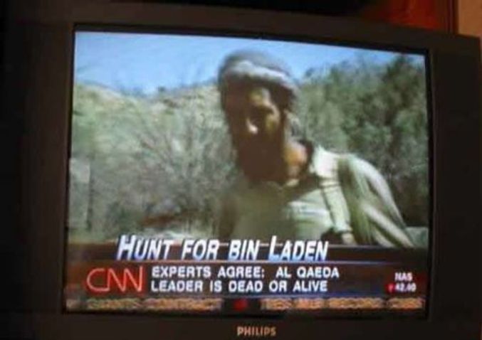 Après de longues études et statistiques, les experts se sont mit d'accord sur le fait que Ben Laden est soit mort, soit vivant.