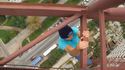 Jeux en haut d'une grue