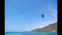 Un Kite Surfeur se prend un plat énorme