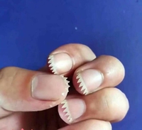 Se tailler les ongles originalement
