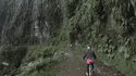 Cyclotourisme avec ravins... et pluie, et cascade, et croix pour te remonter le moral...