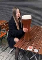 Buveuse de bière...