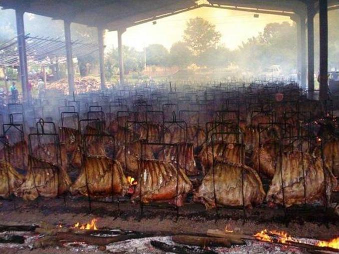 Un repas qui doit comporter énormément d'invités... Et qui a dû coûter la vie à pas mal de bétail.