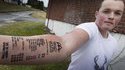 Il s'est fait tatouer le reçu de sa commande McDonald sur le bras
