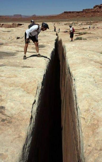 https://m.facebook.com/CanyonlandsNPS/photos/gaze-into-the-abyss-at-black-crack-one-of-canyonlands-geologic-wonders-a-fissure/10154540044401811/