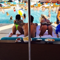 Mobilier de piscine