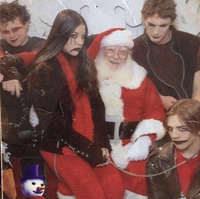 Le père Noël et ses elfes