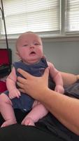 Comment calmer un bébé qui pleure ?