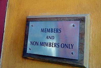 Membres et non-membres