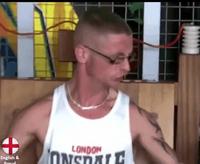 On rigole, on s'amuse ! Un volontaire pour la chaise électrique ?