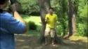 Fais moi confiance, je vais toucher la canette sur ta tête