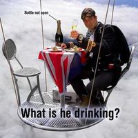 Tu bois quoi Bear Grylls ?