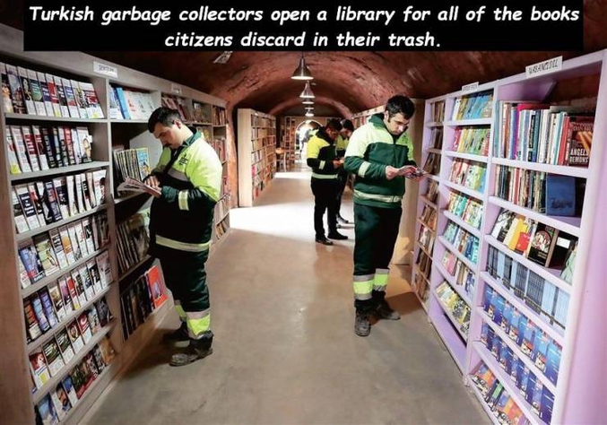 Les éboueurs turcs ont ouvert une bibliothèque avec tous les livres qu'ils ont récupérés dans les poubelles.