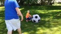 Un gros ballon de foot