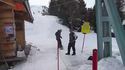 Un snowboarder qui n'abandonne pas